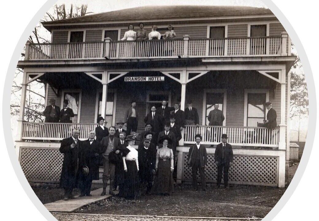Photo of Others in Downtown Branson