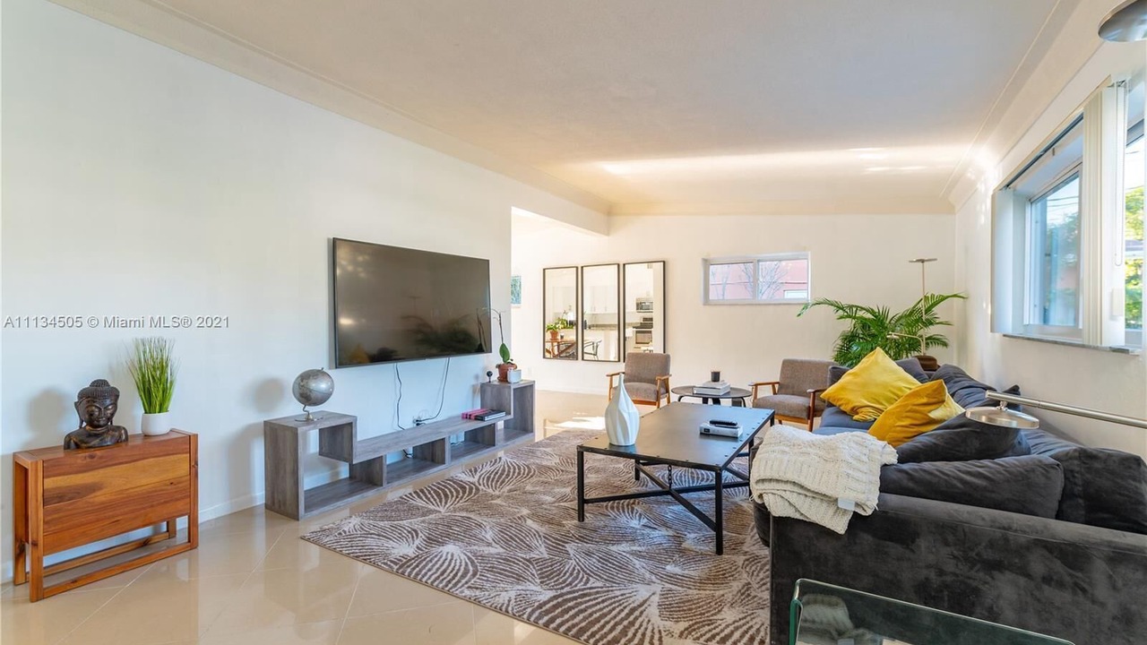 Photo of Livingroom in Central Fort Lauderdale