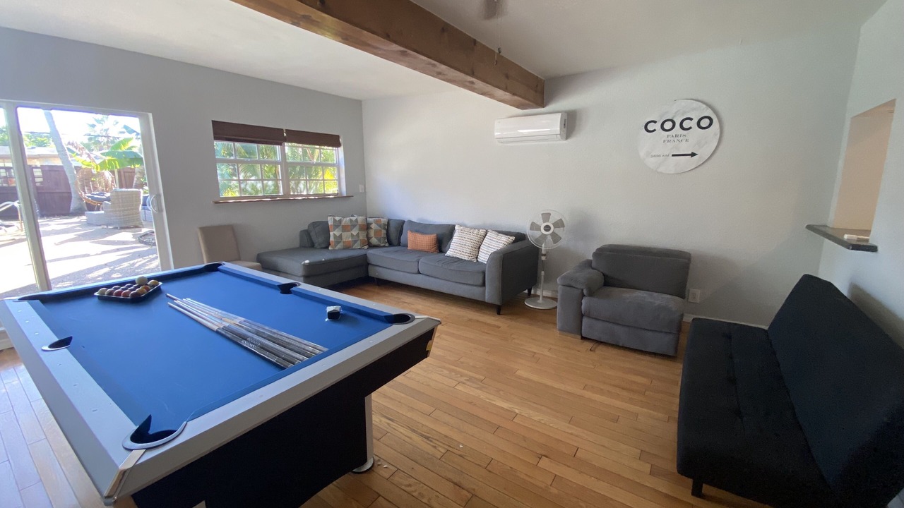 Photo of Livingroom in North Central Hollywood