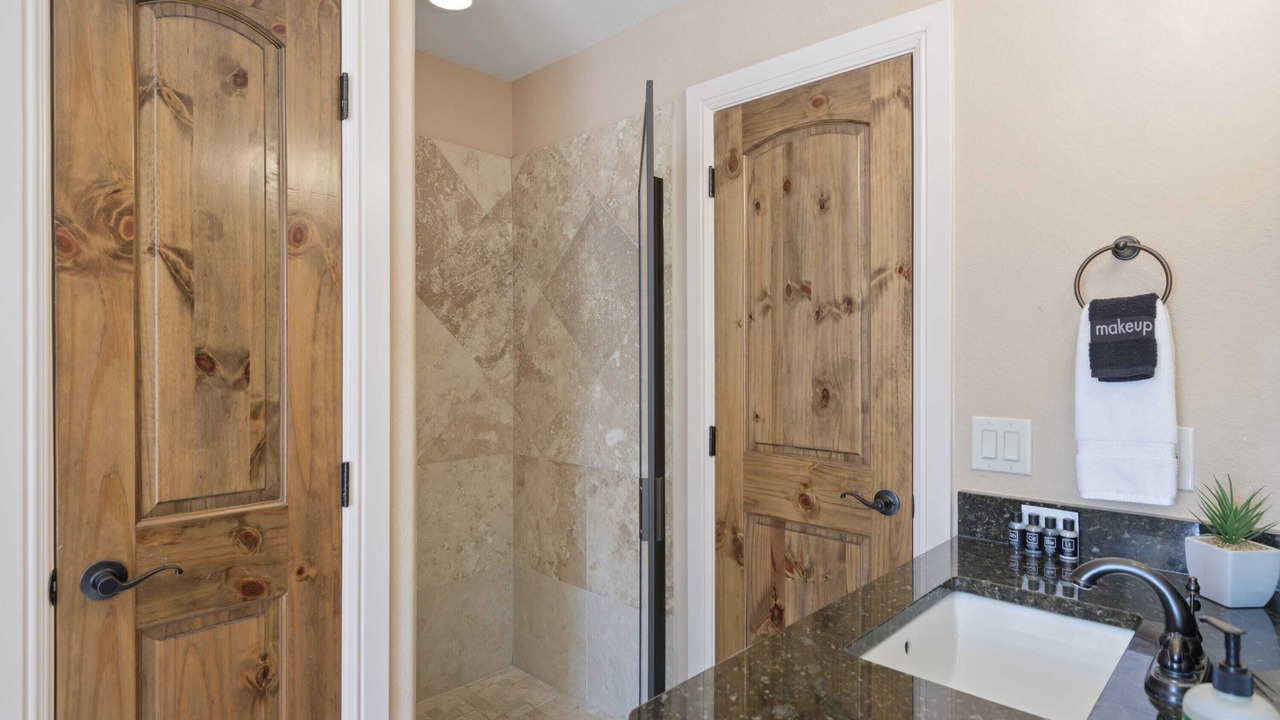 Photo of Bathroom in Kingsland