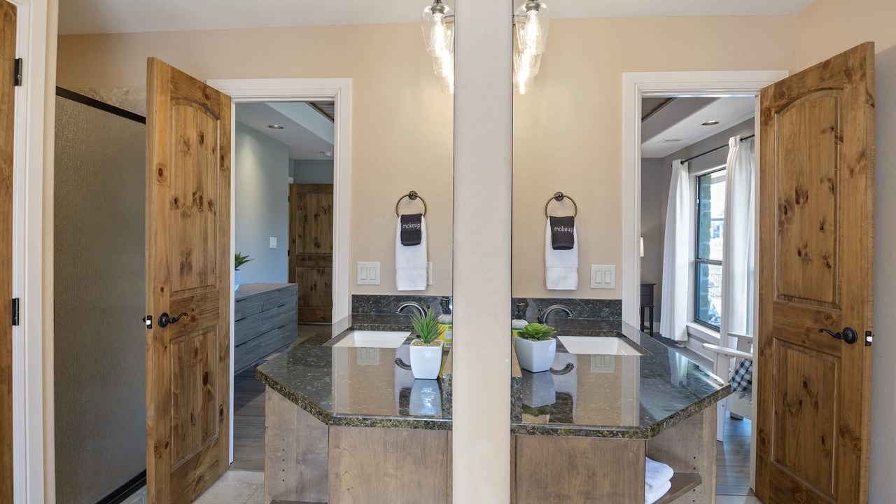 Photo of Bathroom in Kingsland