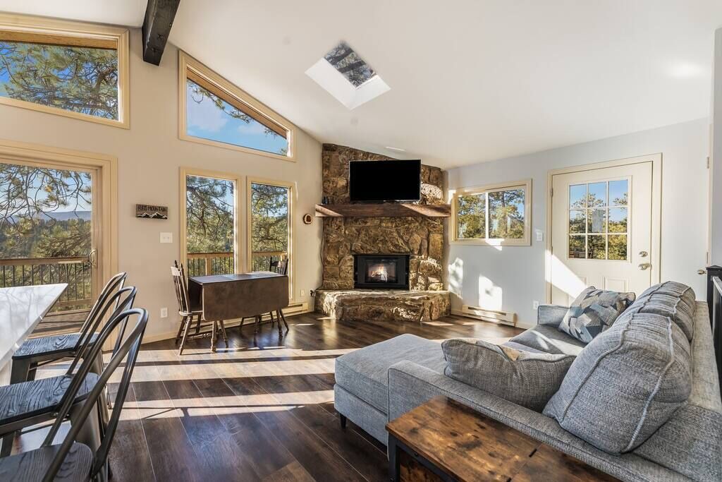 Photo of Livingroom in Bailey