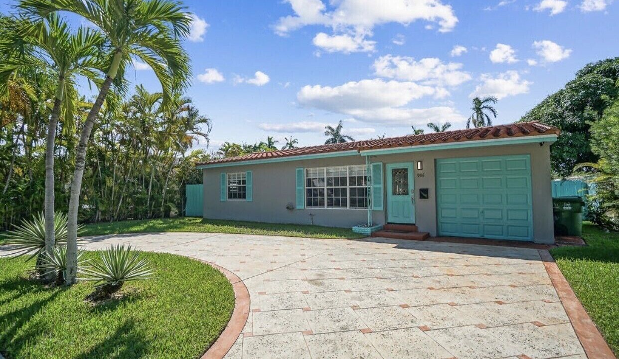 Photo of Outdoor in Hallandale Beach