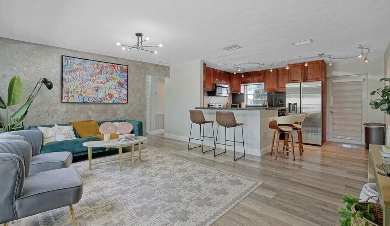 Photo of Livingroom in Hallandale Beach