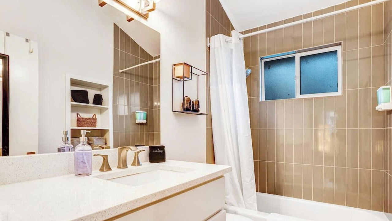 Photo of Bathroom in North University