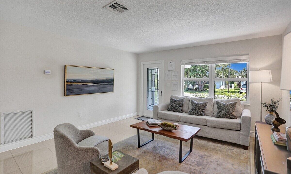 Photo of Livingroom in Wilton Manors