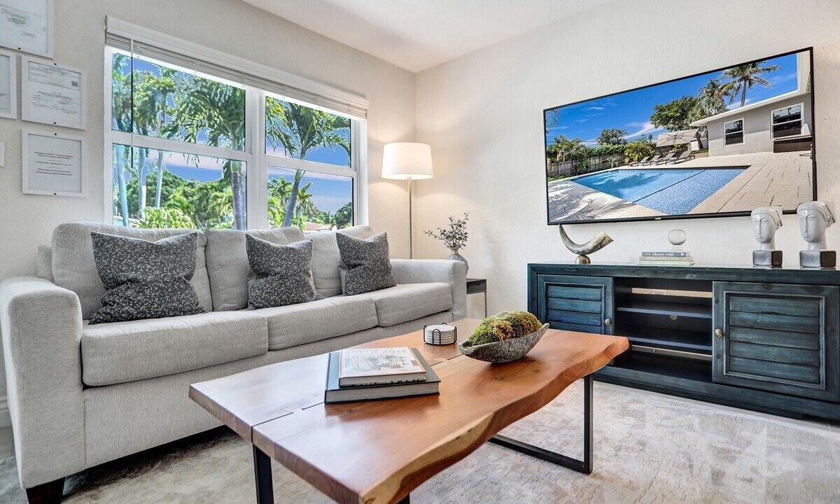 Photo of Livingroom in Wilton Manors