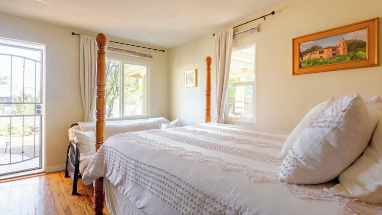 Photo of Bedroom in Near North Valley