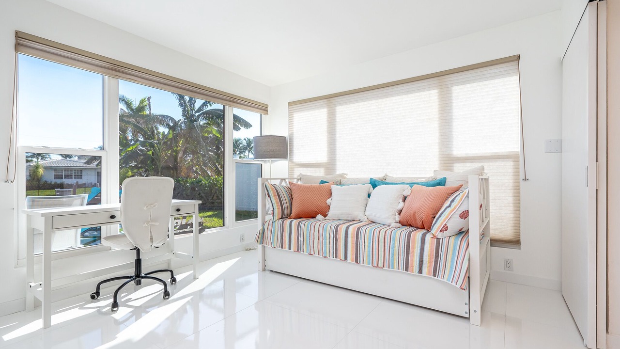 Photo of Livingroom in Garden Isles