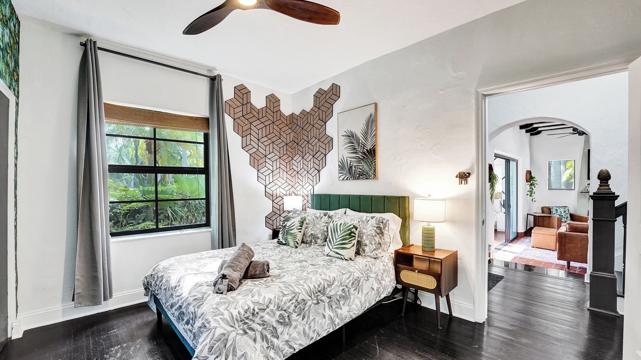 Photo of Bedroom in South Lake