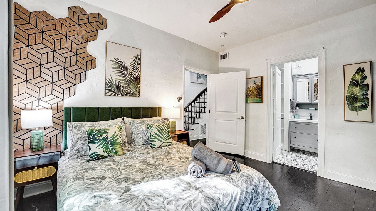 Photo of Bedroom in South Lake