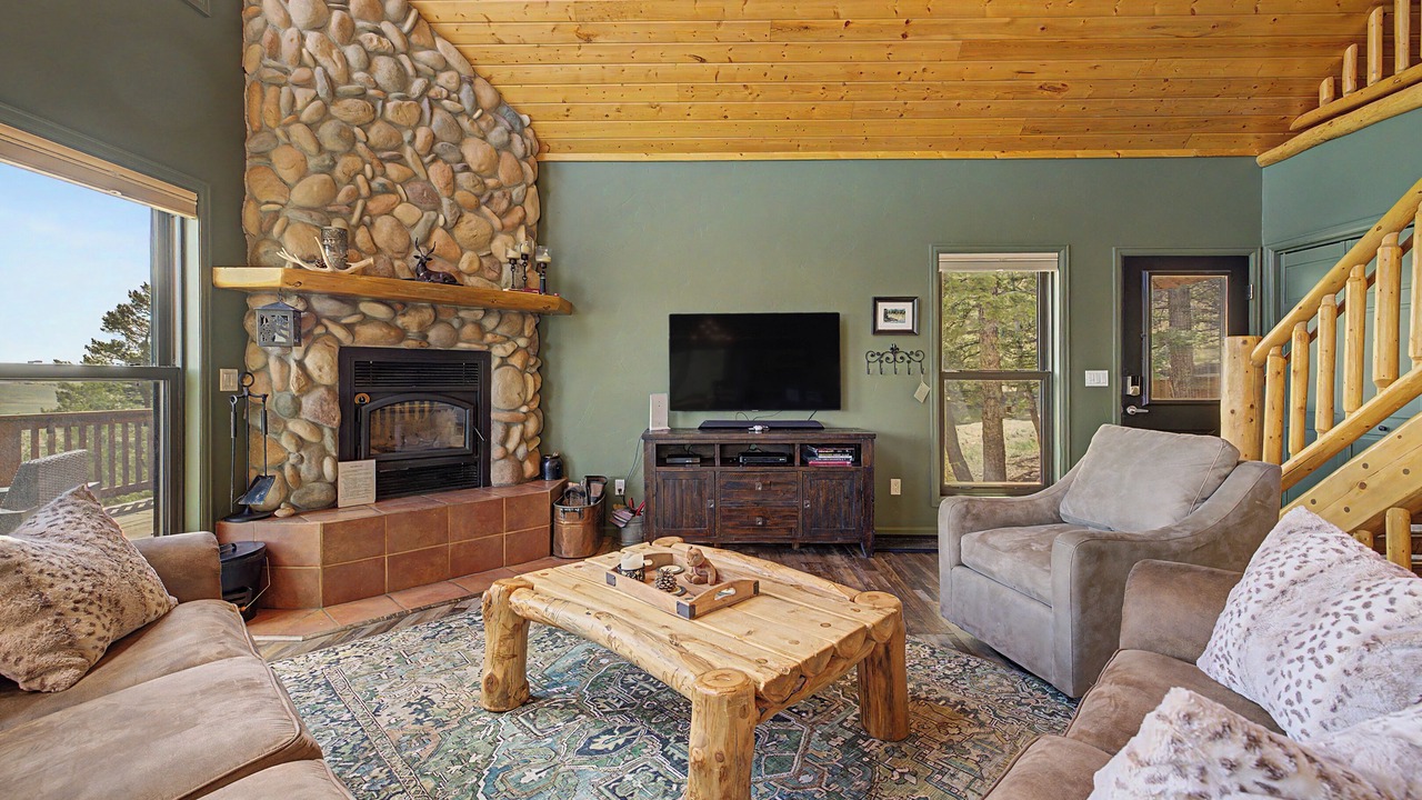 Photo of Livingroom in Fairplay
