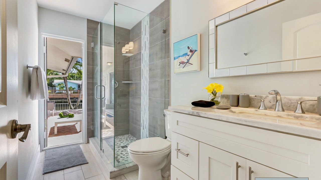 Photo of Bathroom in Coral Ridge Isles