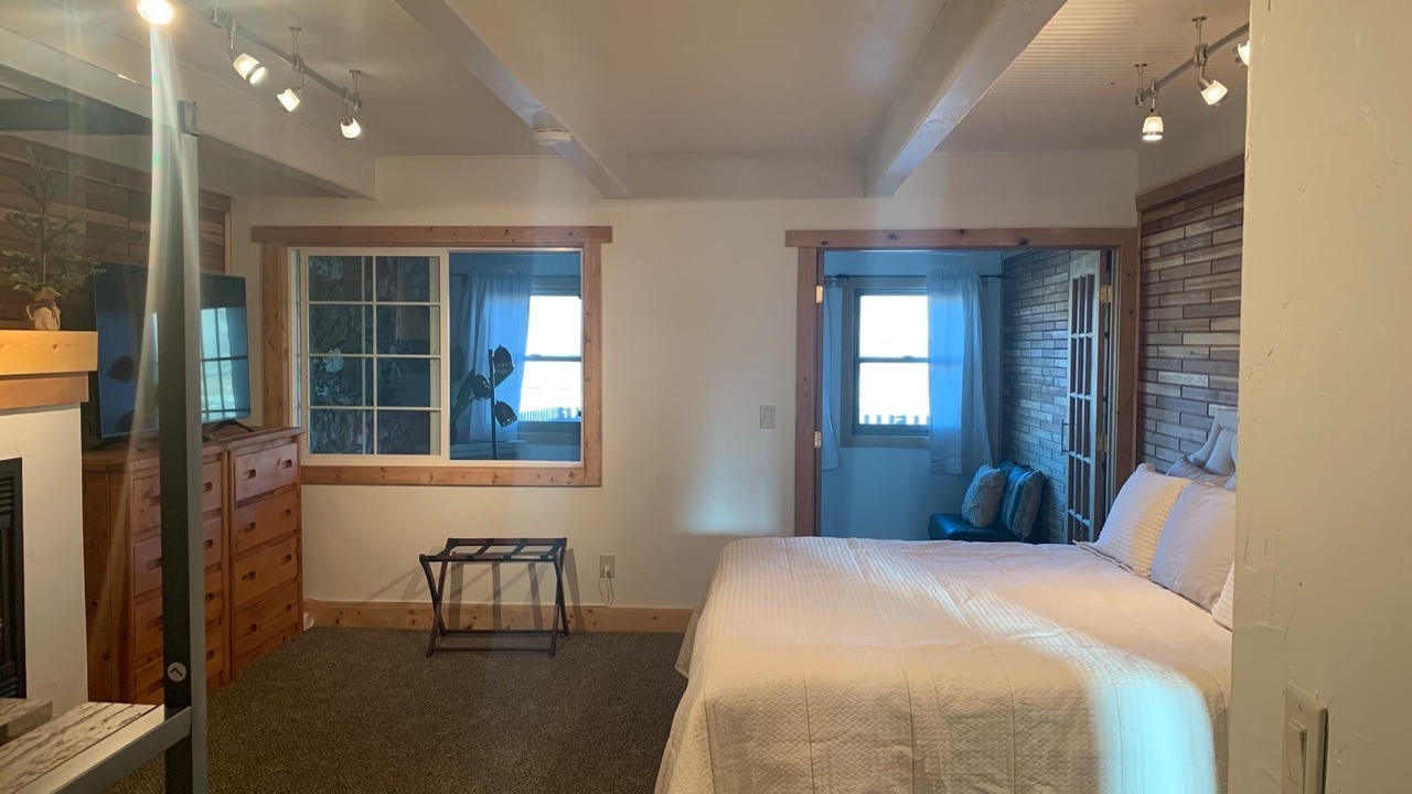Photo of Bedroom in Twin Lakes