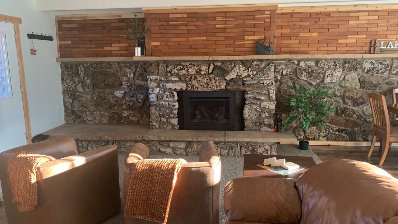 Photo of Livingroom in Twin Lakes