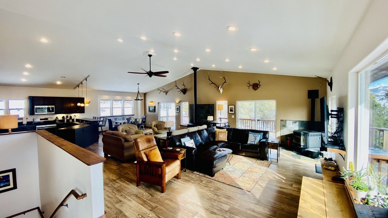 Photo of Livingroom in Twin Lakes