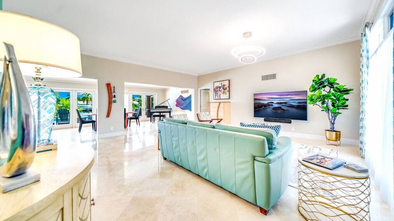 Photo of Livingroom in Cypress Lakes