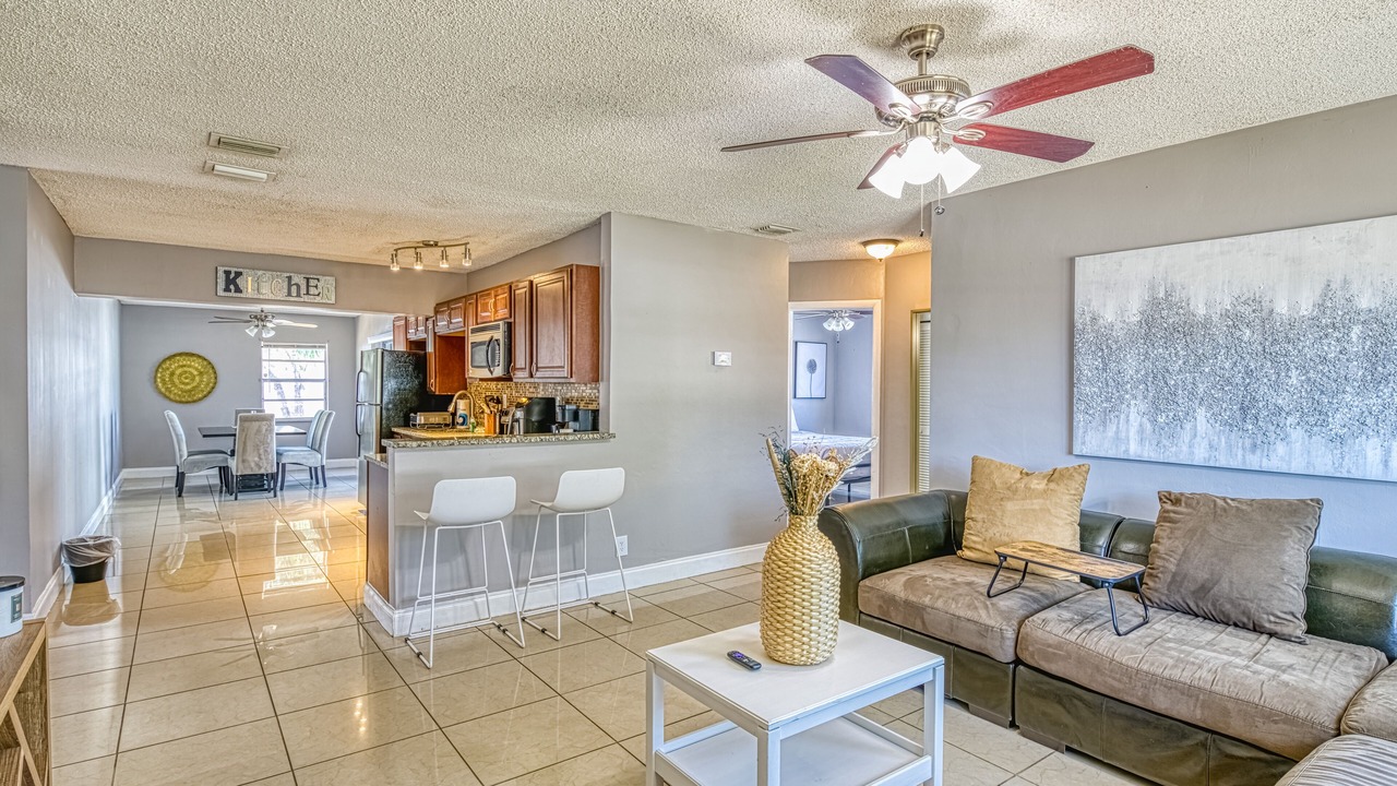 Photo of Livingroom in Deerfield Beach