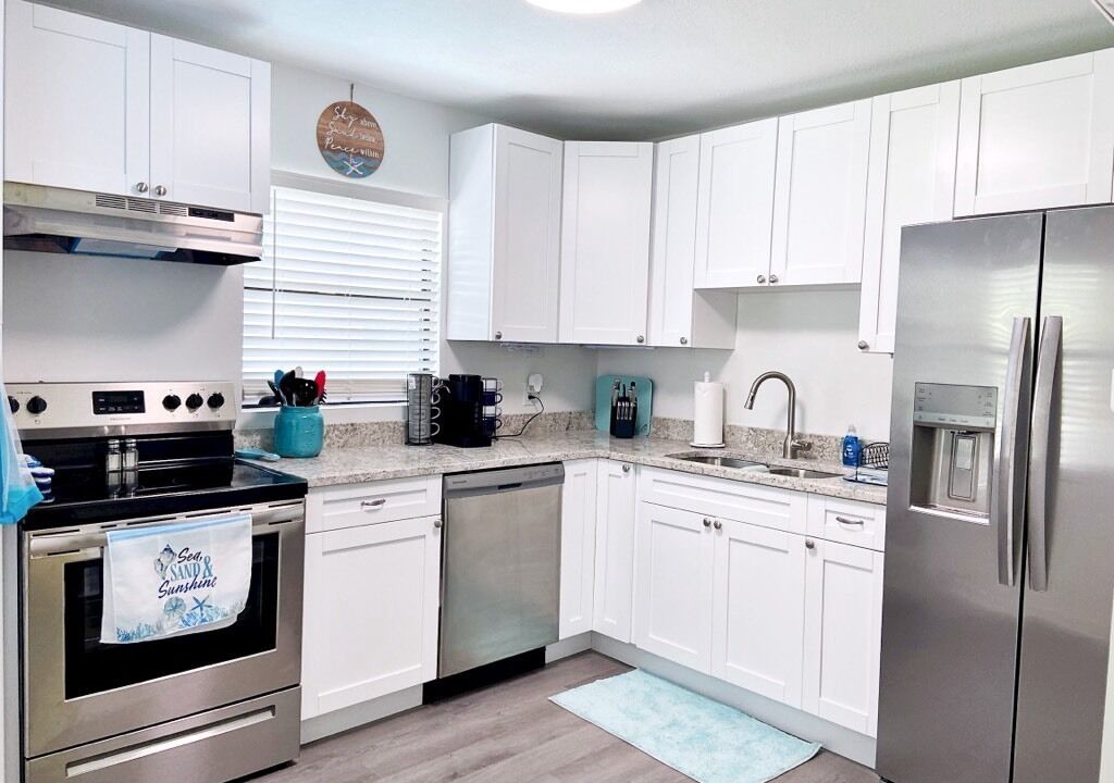 Photo of Kitchen in Weeki Wachee Gardens