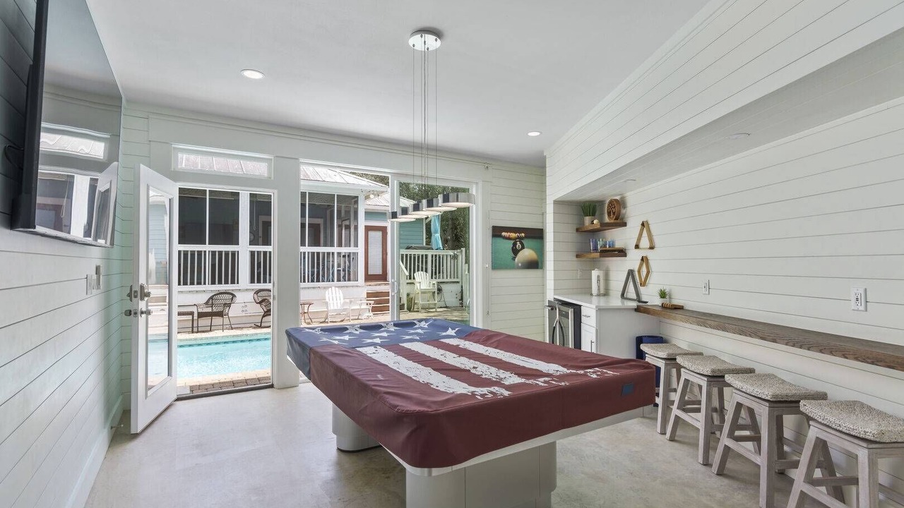 Photo of Bedroom in Crystal Beach