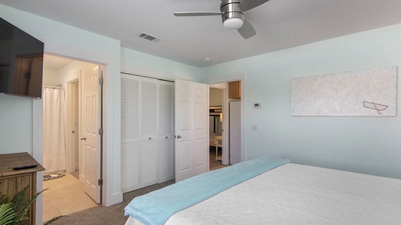 Photo of Bedroom in Crystal Beach