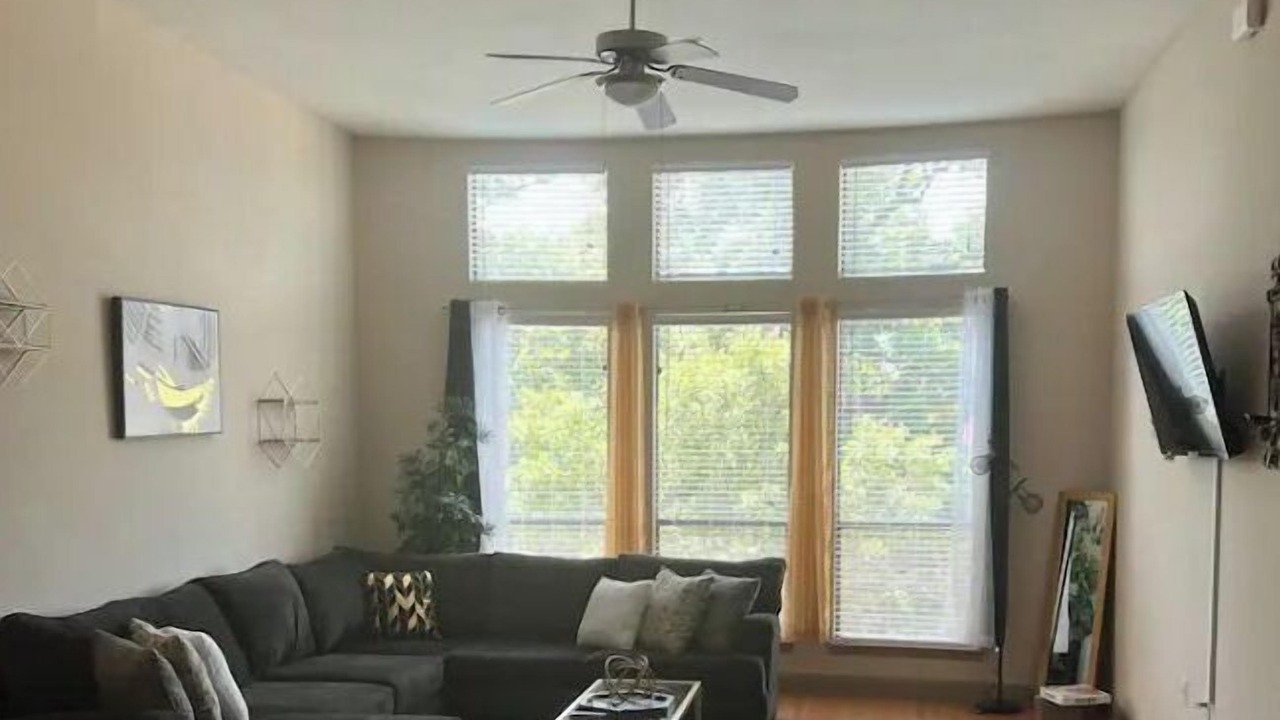 Photo of Livingroom in Woodlake - Briar Meadow