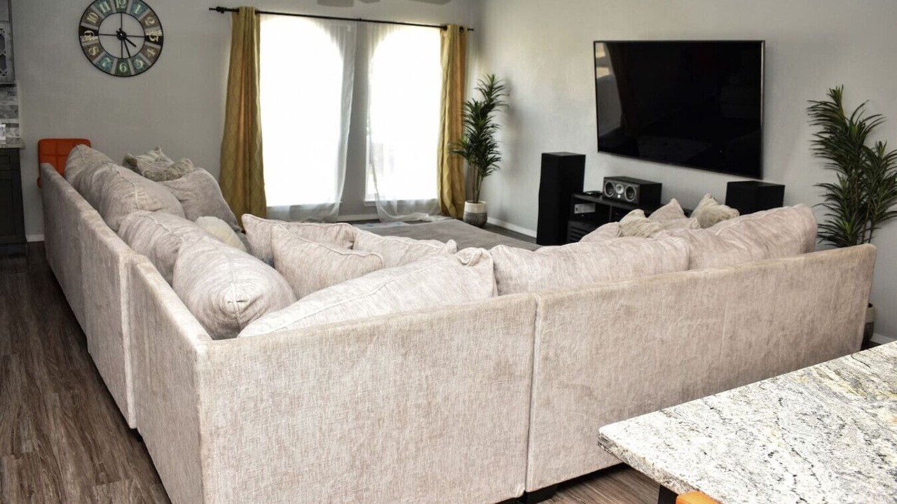 Photo of Livingroom in Paradise Hills Civic