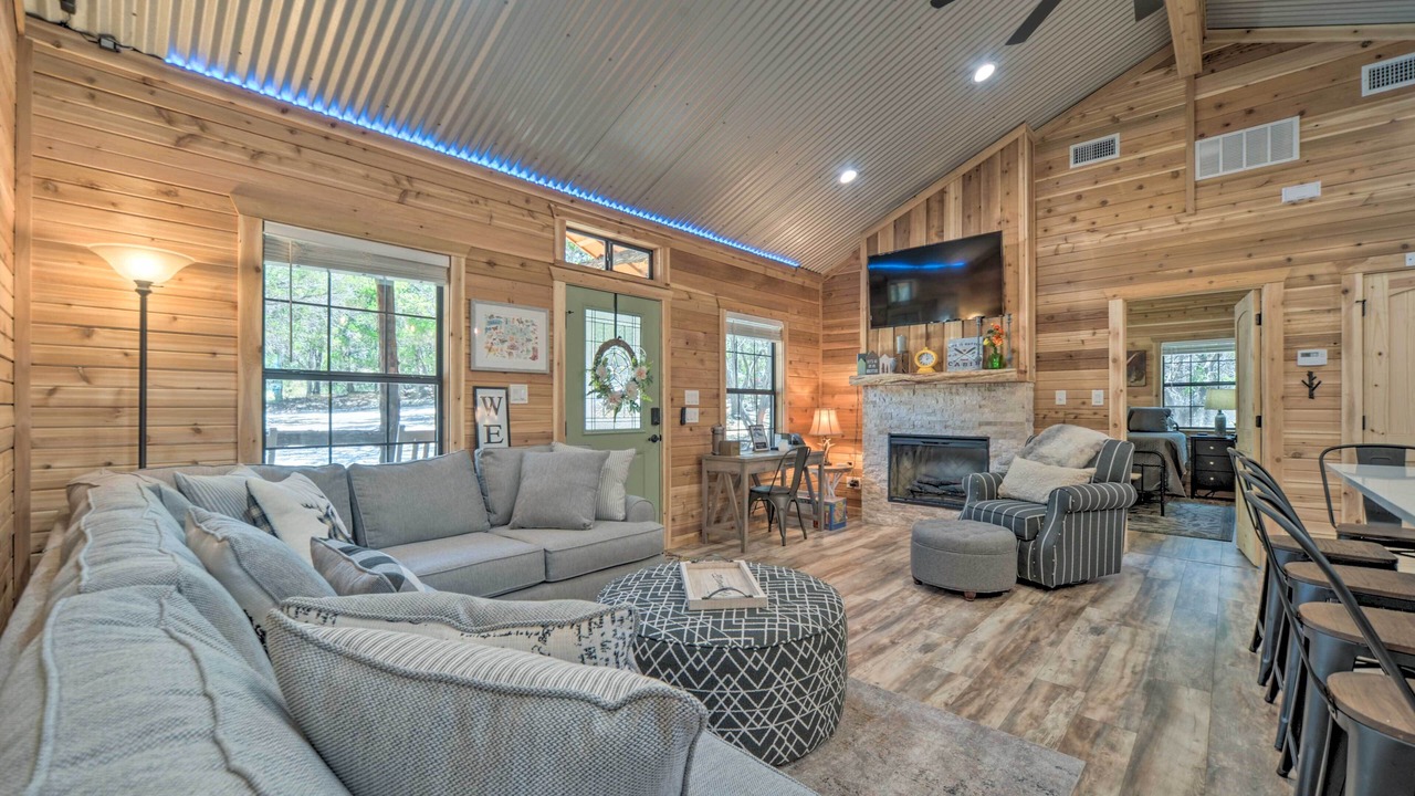 Photo of Bedroom in Canyon Lake