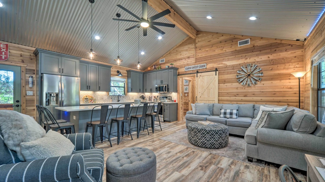 Photo of Bedroom in Canyon Lake