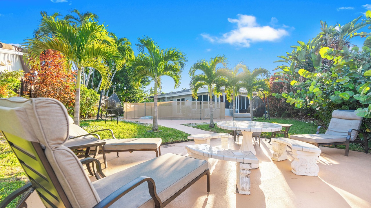 Photo of Outdoor in Lake Estates