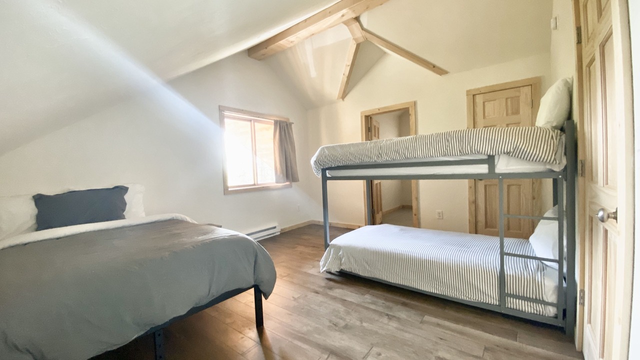 Photo of Bedroom in Garfield