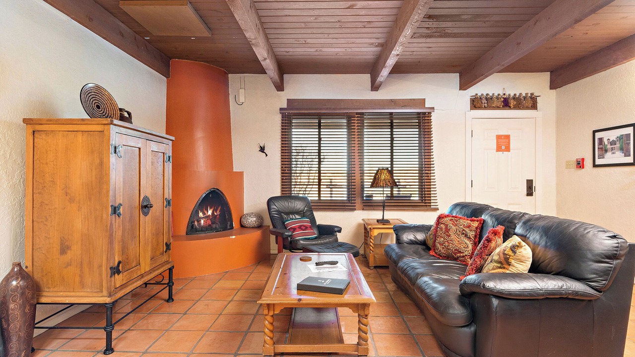 Photo of Livingroom in Northeast Santa Fe