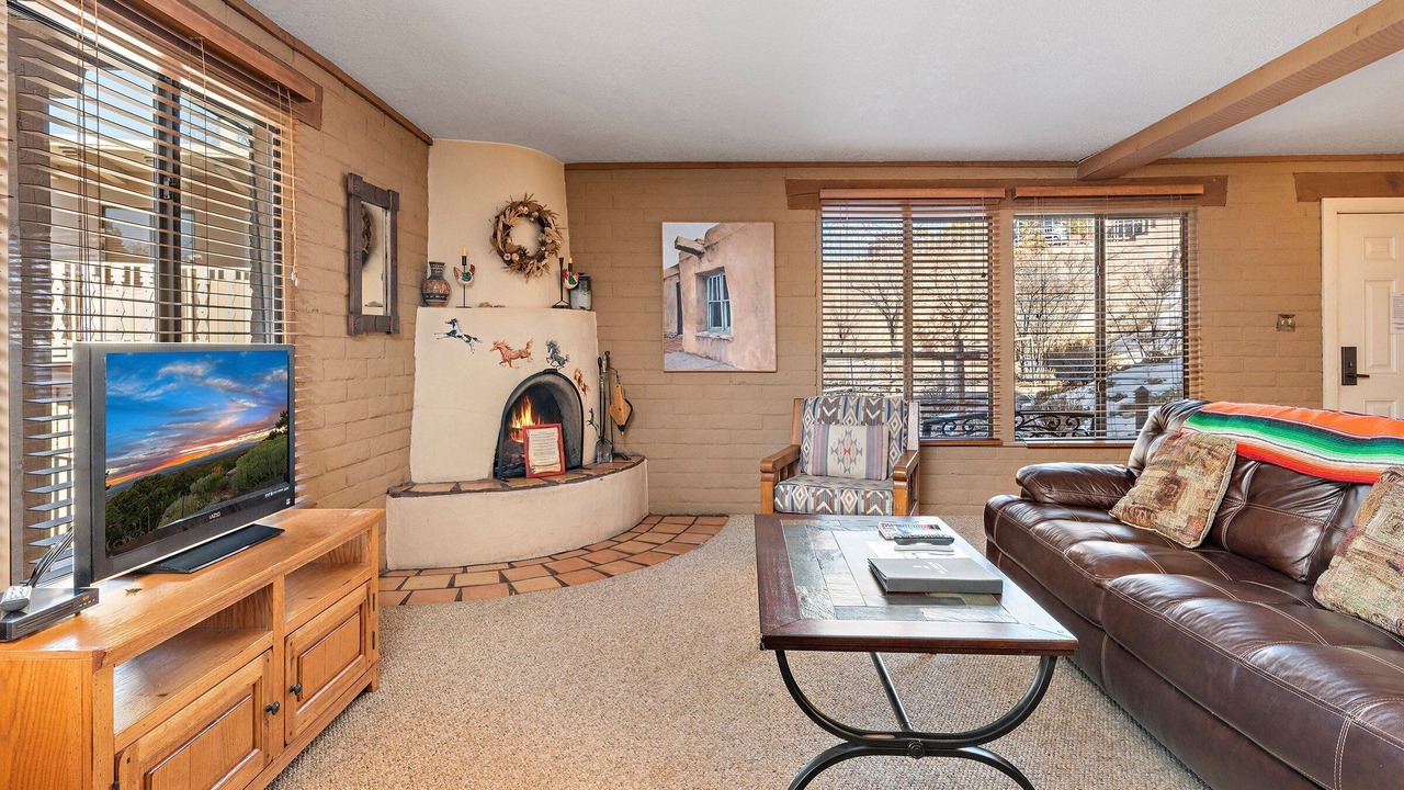 Photo of Livingroom in Northeast Santa Fe