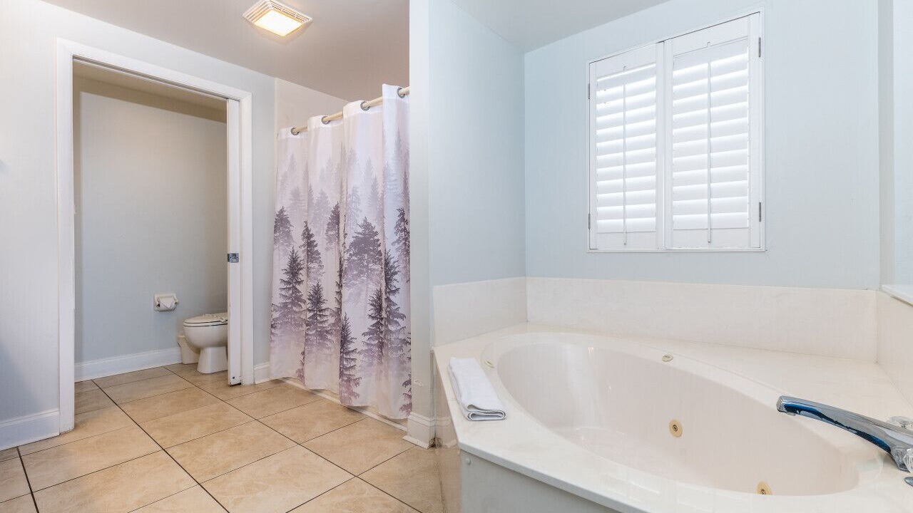 Photo of Bathroom in Brush - Stewarts