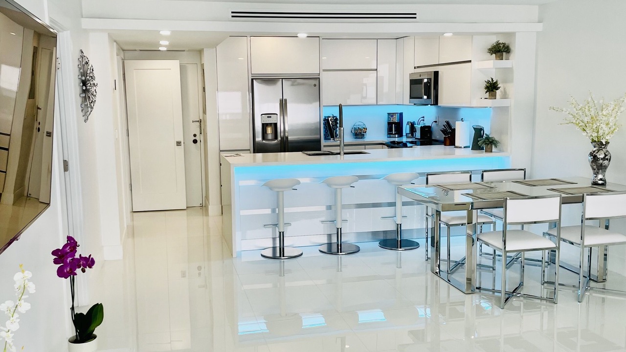 Photo of Kitchen in Hollywood South Central Beach