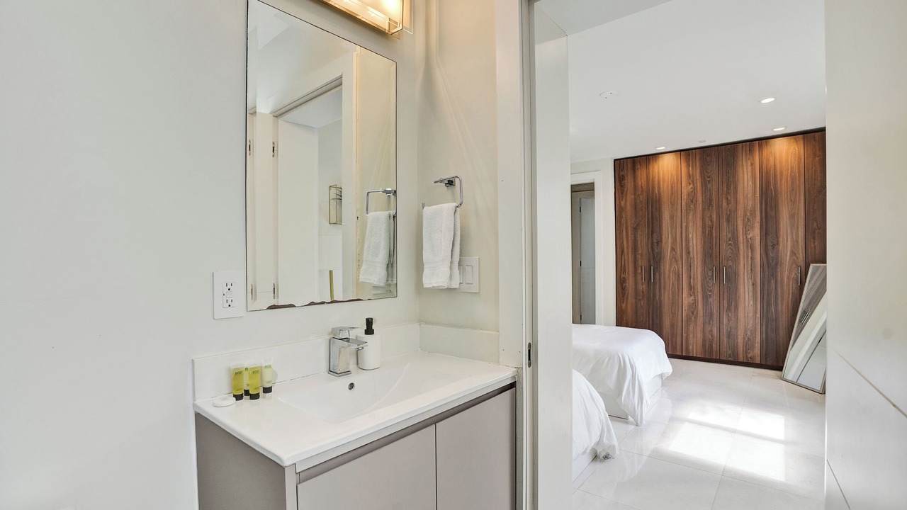 Photo of Bathroom in Coral Way
