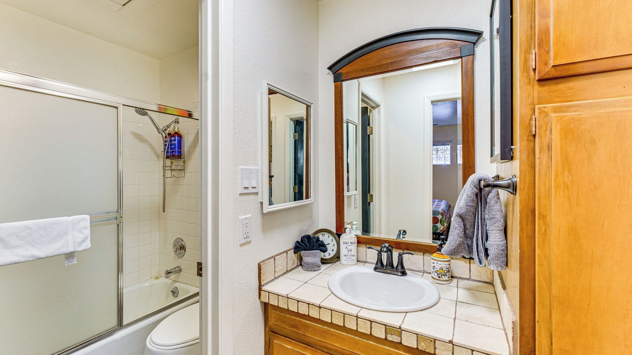 Photo of Bathroom in Red River