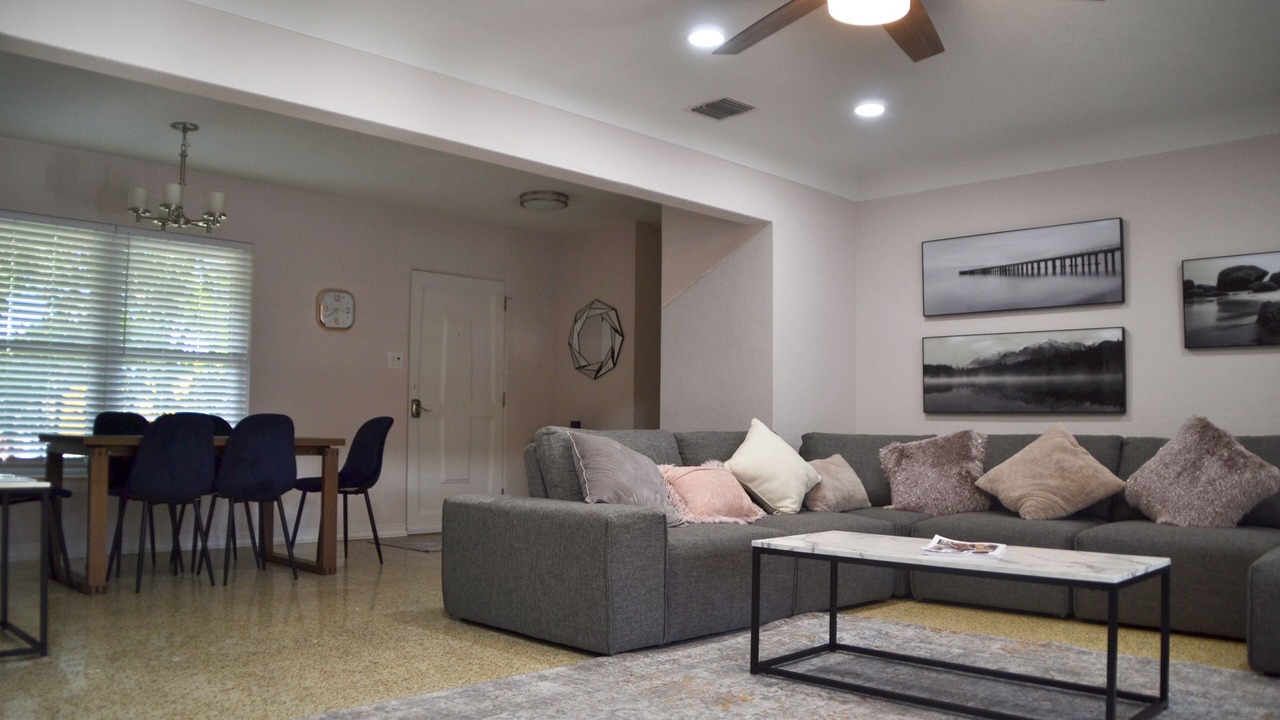 Photo of Livingroom in Arlington Park