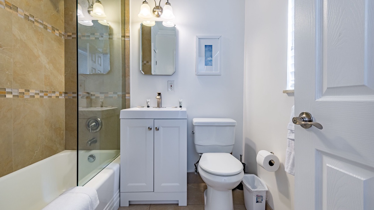 Photo of Bathroom in Poinsettia Heights