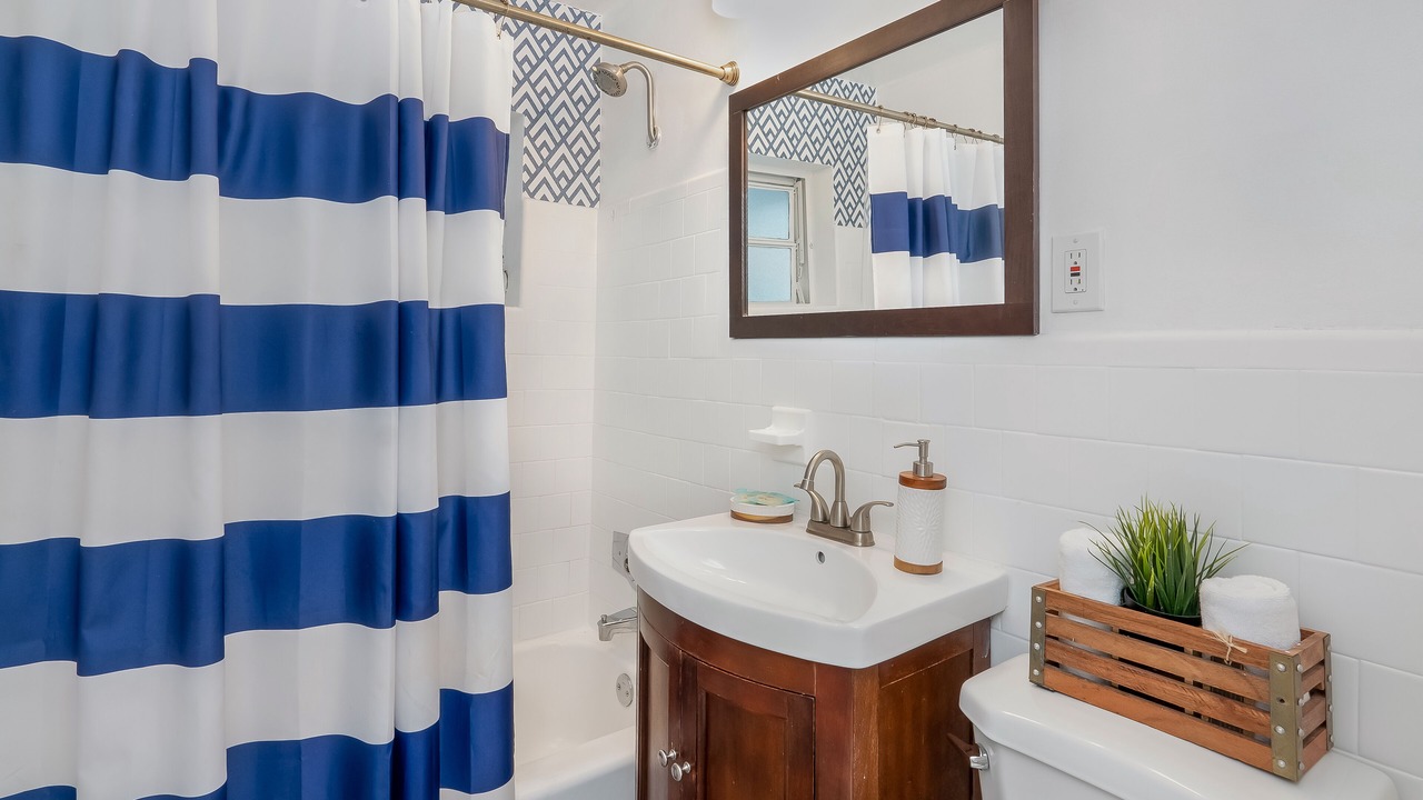 Photo of Bathroom in Hallandale Beach