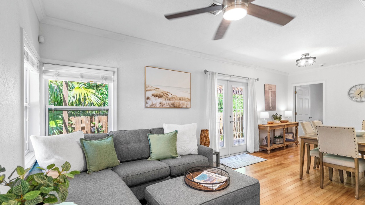 Photo of Livingroom in Wilton Manors