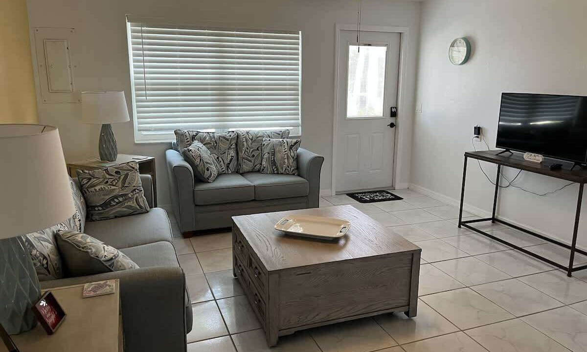 Photo of Livingroom in Saint James City