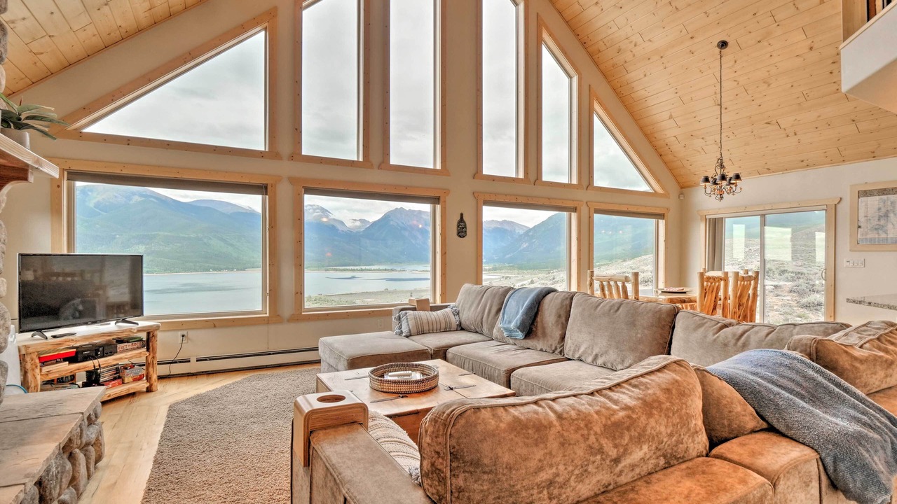 Photo of Livingroom in Twin Lakes