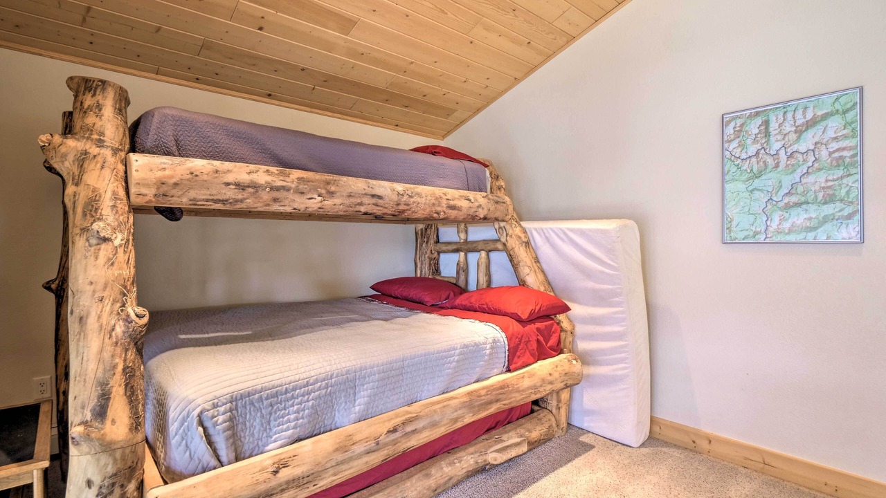 Photo of Bedroom in Twin Lakes