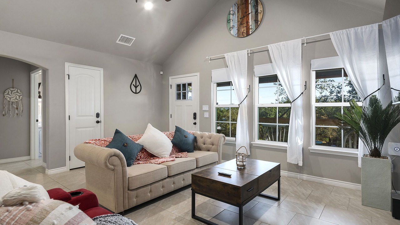 Photo of Livingroom in Canyon Lake
