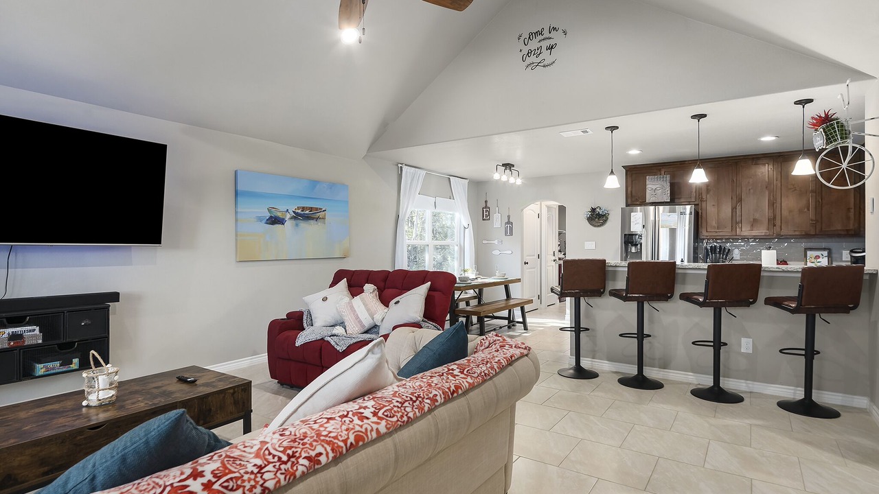 Photo of Livingroom in Canyon Lake