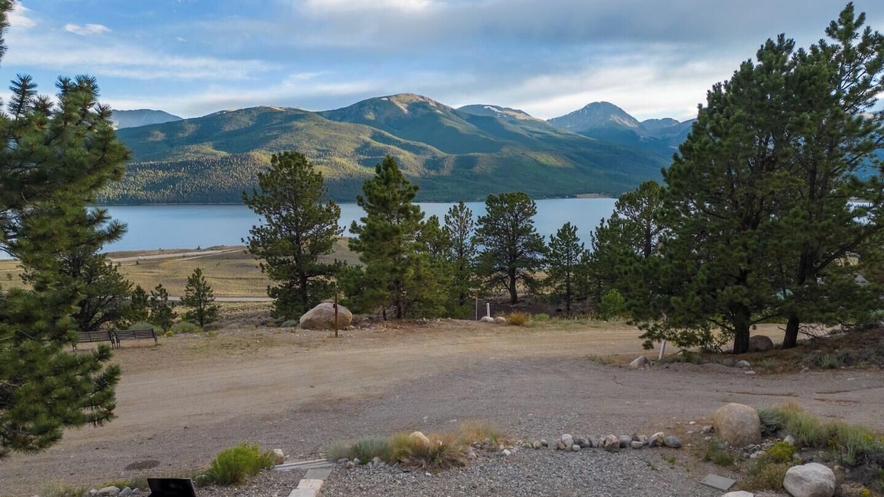 Photo of Outdoor in Twin Lakes