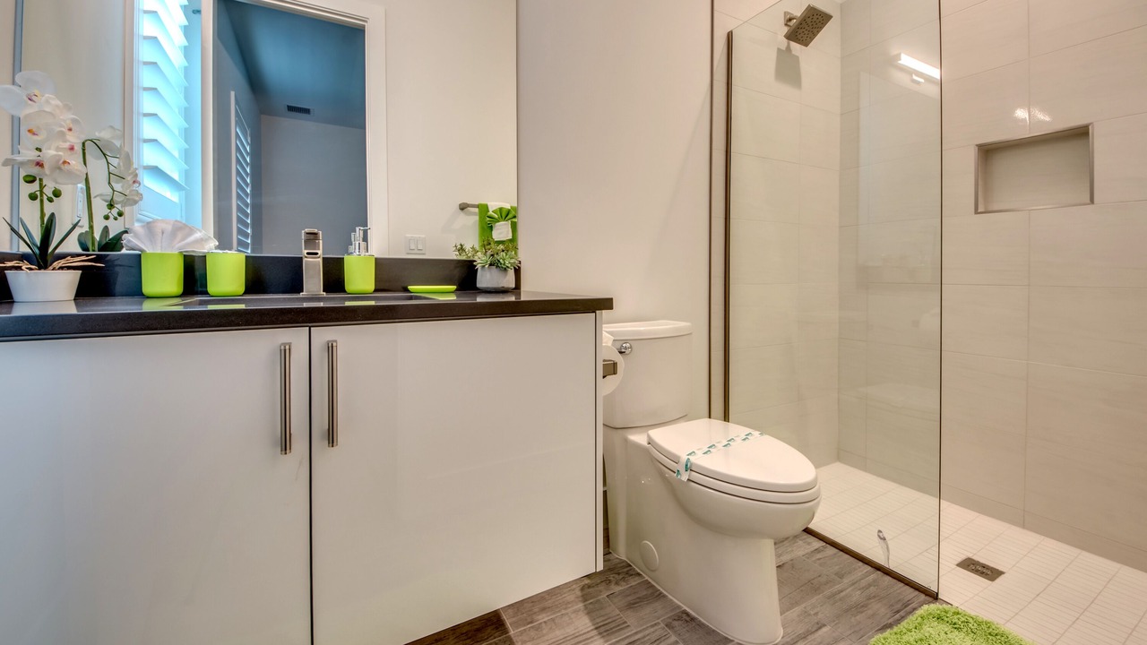 Photo of Bathroom in Pelican