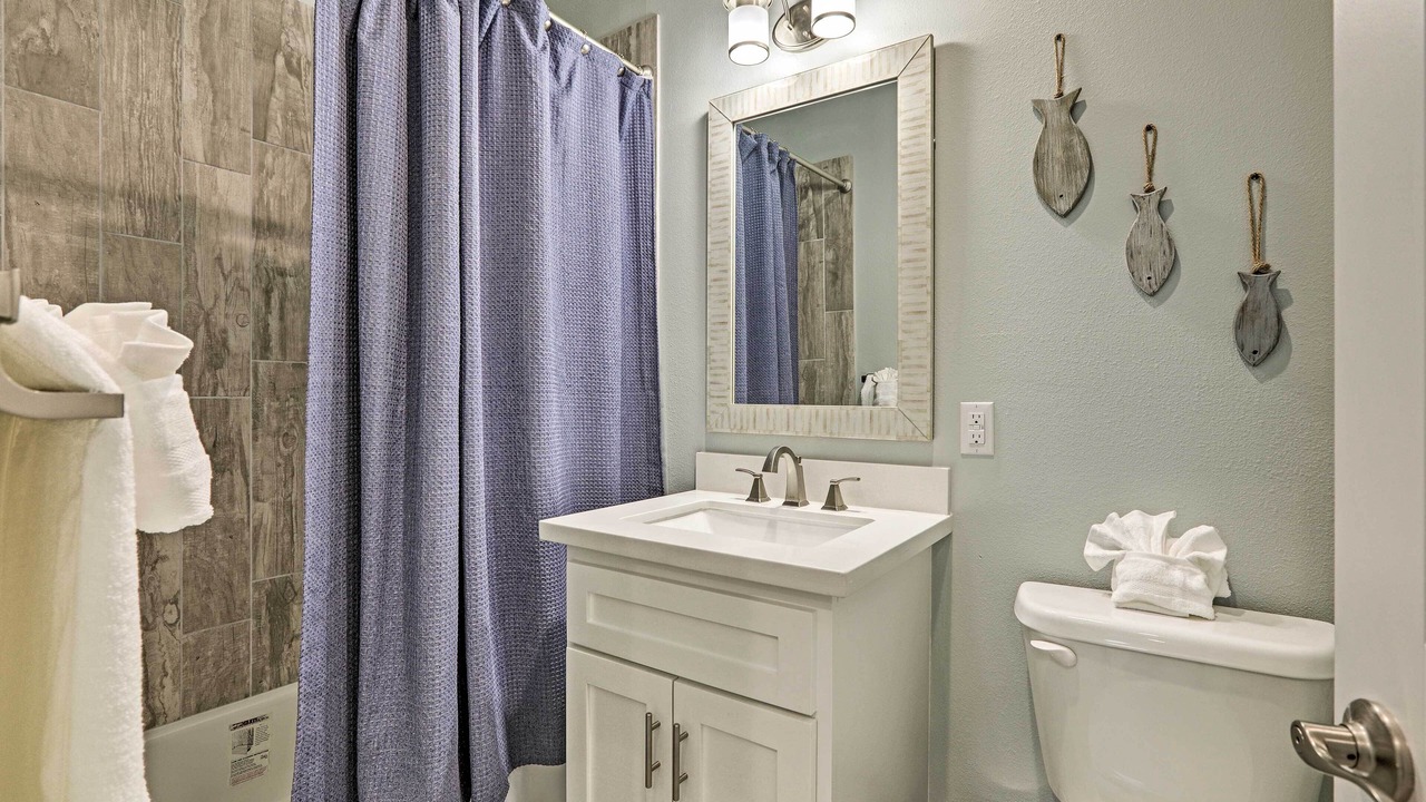 Photo of Bathroom in Galveston