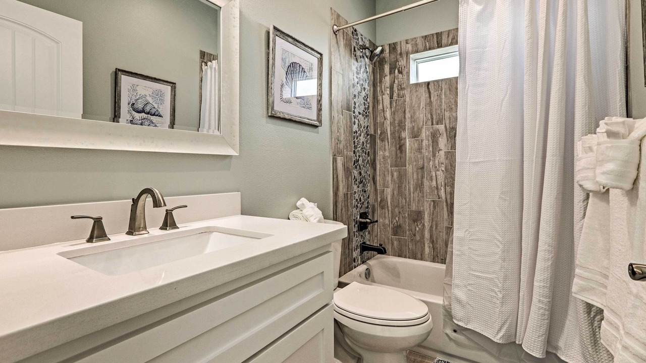 Photo of Bathroom in Galveston
